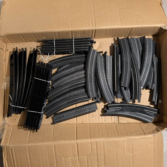 Life Like Trains HO Scale Santa Fe Train Set - See Description - Picture 10 of 11